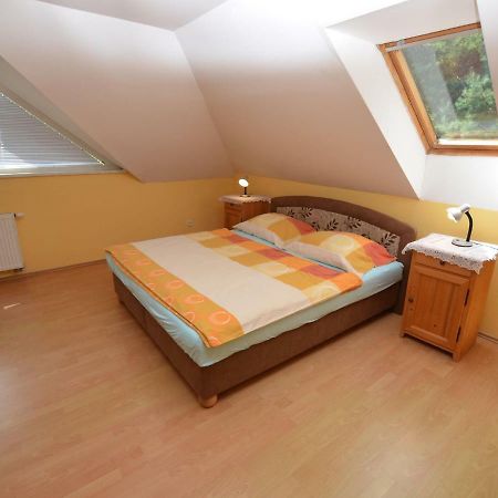 Villa Comfortable Detached House With Large Garden Klokoci Exterior foto