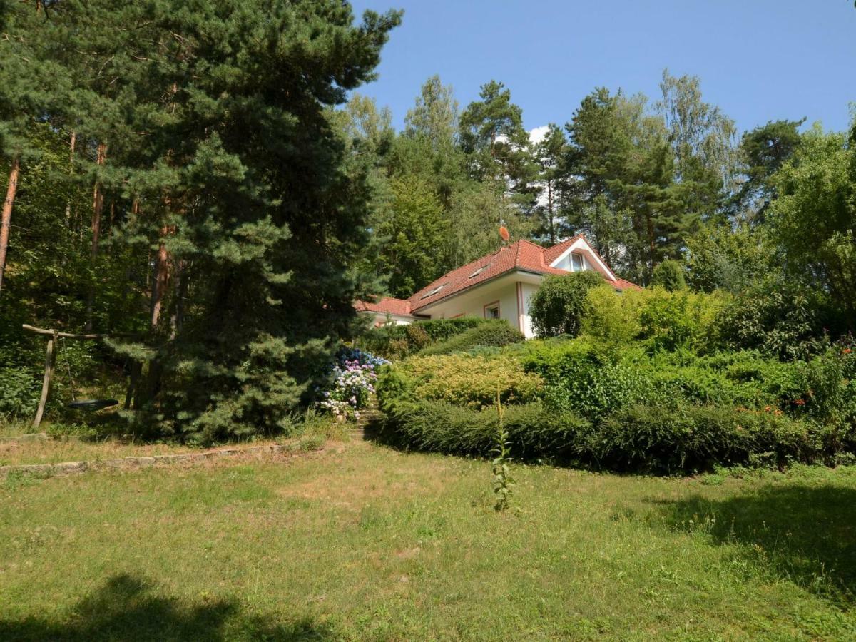 Villa Comfortable Detached House With Large Garden Klokoci Exterior foto